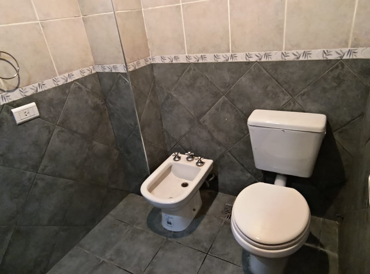 DEPARTAMENTO 3 AMB. AMPLIOS C/BALCON Y COCHERA (COMPLEJO CERRADO)