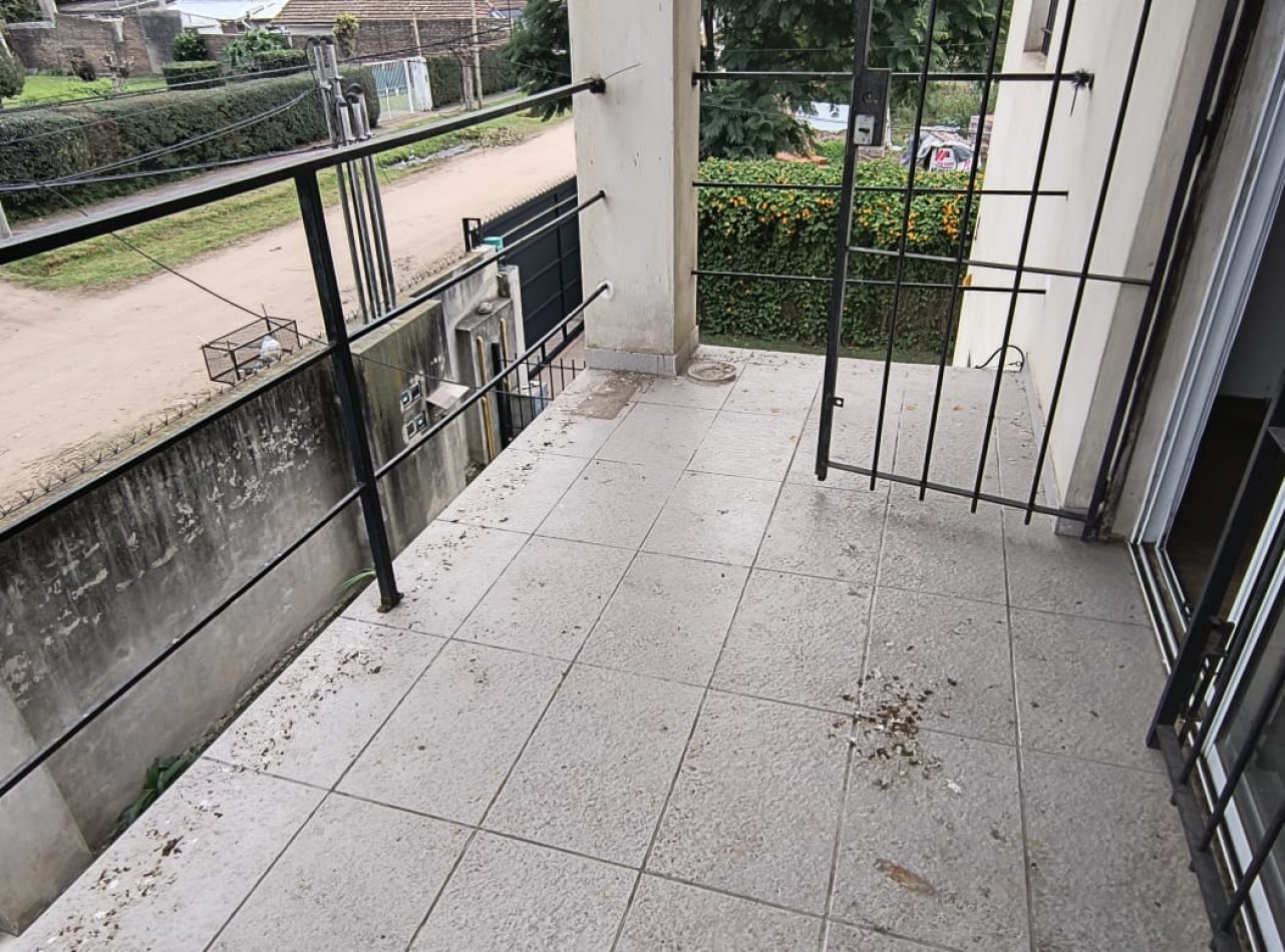 DEPARTAMENTO 3 AMB. AMPLIOS C/BALCON Y COCHERA (COMPLEJO CERRADO)