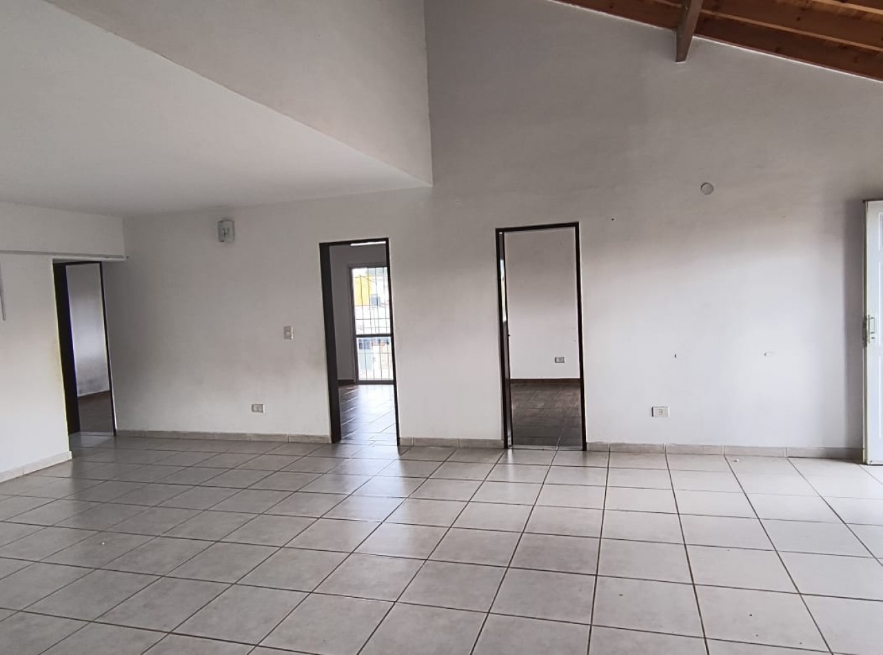 DEPARTAMENTO 3 AMB. AMPLIOS C/BALCON Y COCHERA (COMPLEJO CERRADO)