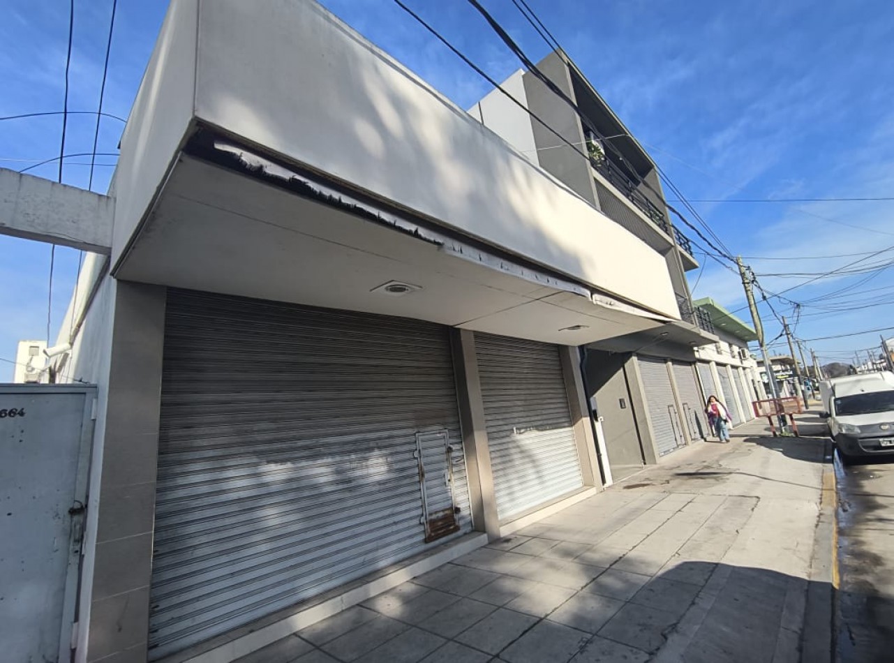 LOCAL COMERCIAL 70M2 CON DEPOSITO DE 10M2 (VILLA DE MAYO)