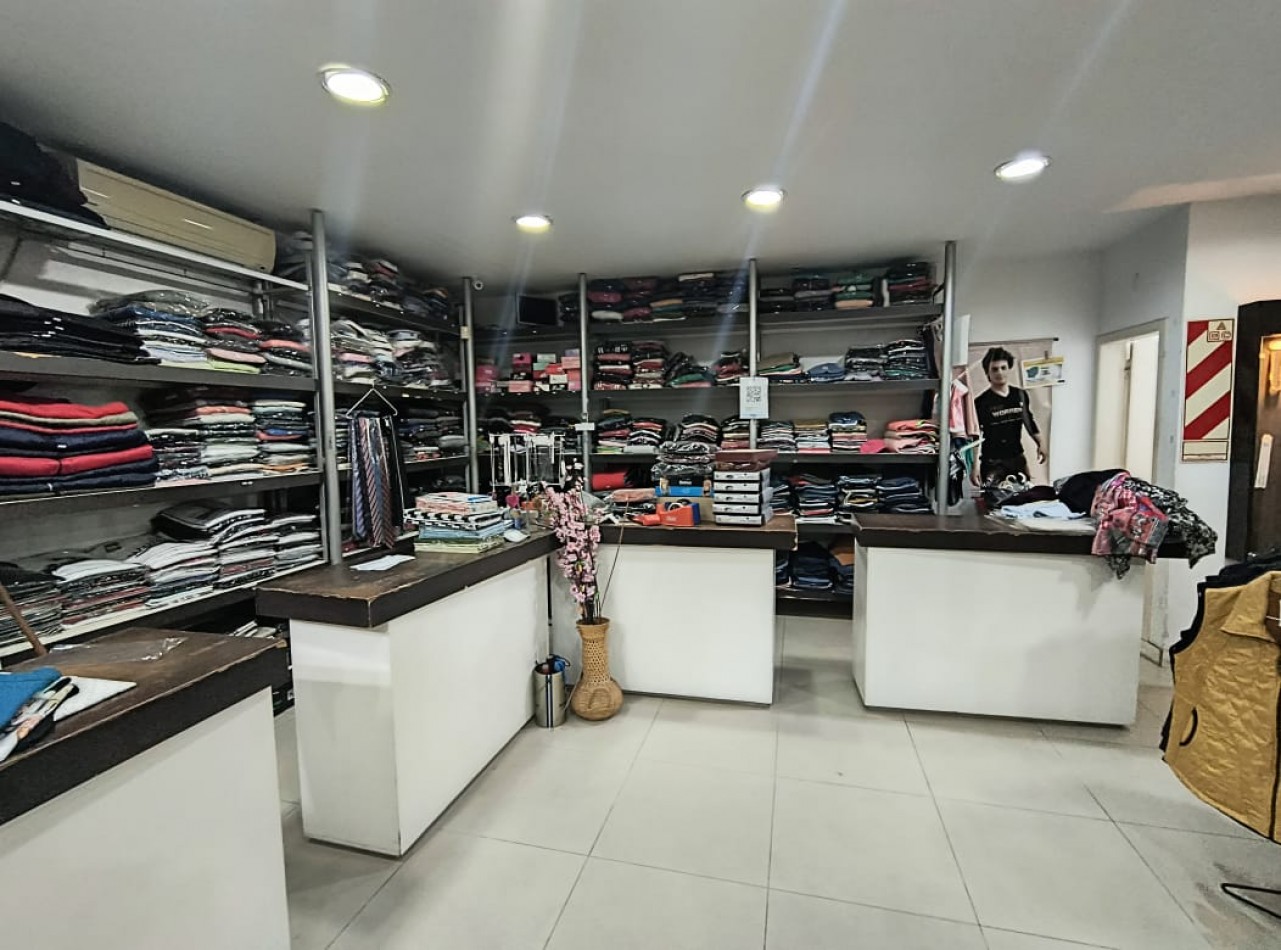 LOCAL COMERCIAL 70M2 CON DEPOSITO DE 10M2 (VILLA DE MAYO)