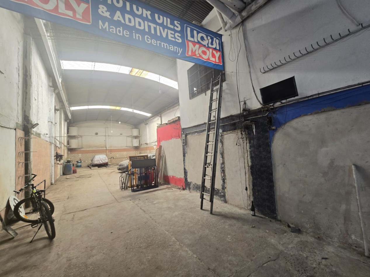 GALPON 230M2 CON ENTRADA DE CAMION