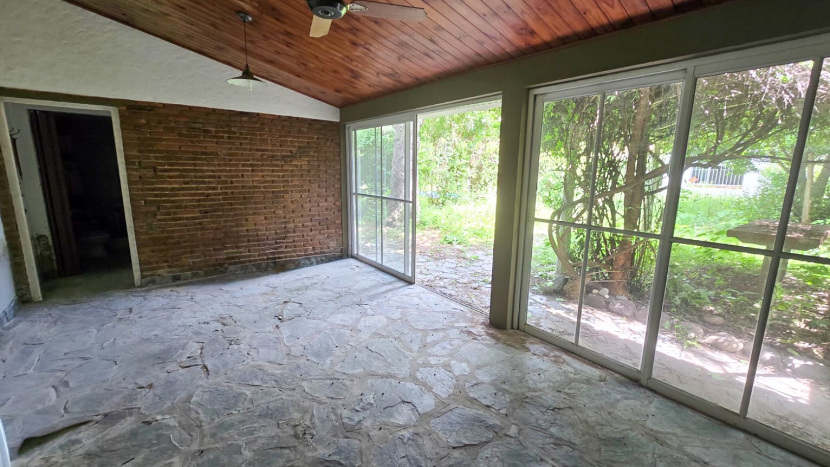CHALET 4 AMB. C/ QUINCHO Y PARQUE