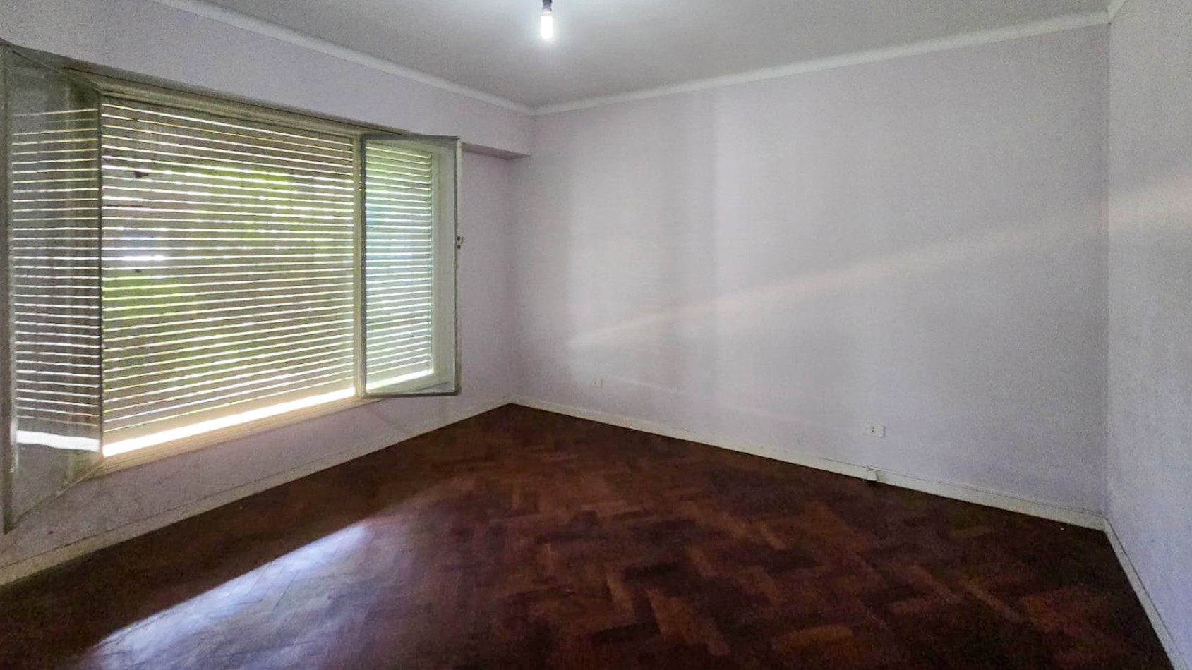 CHALET 4 AMB. C/ QUINCHO Y PARQUE
