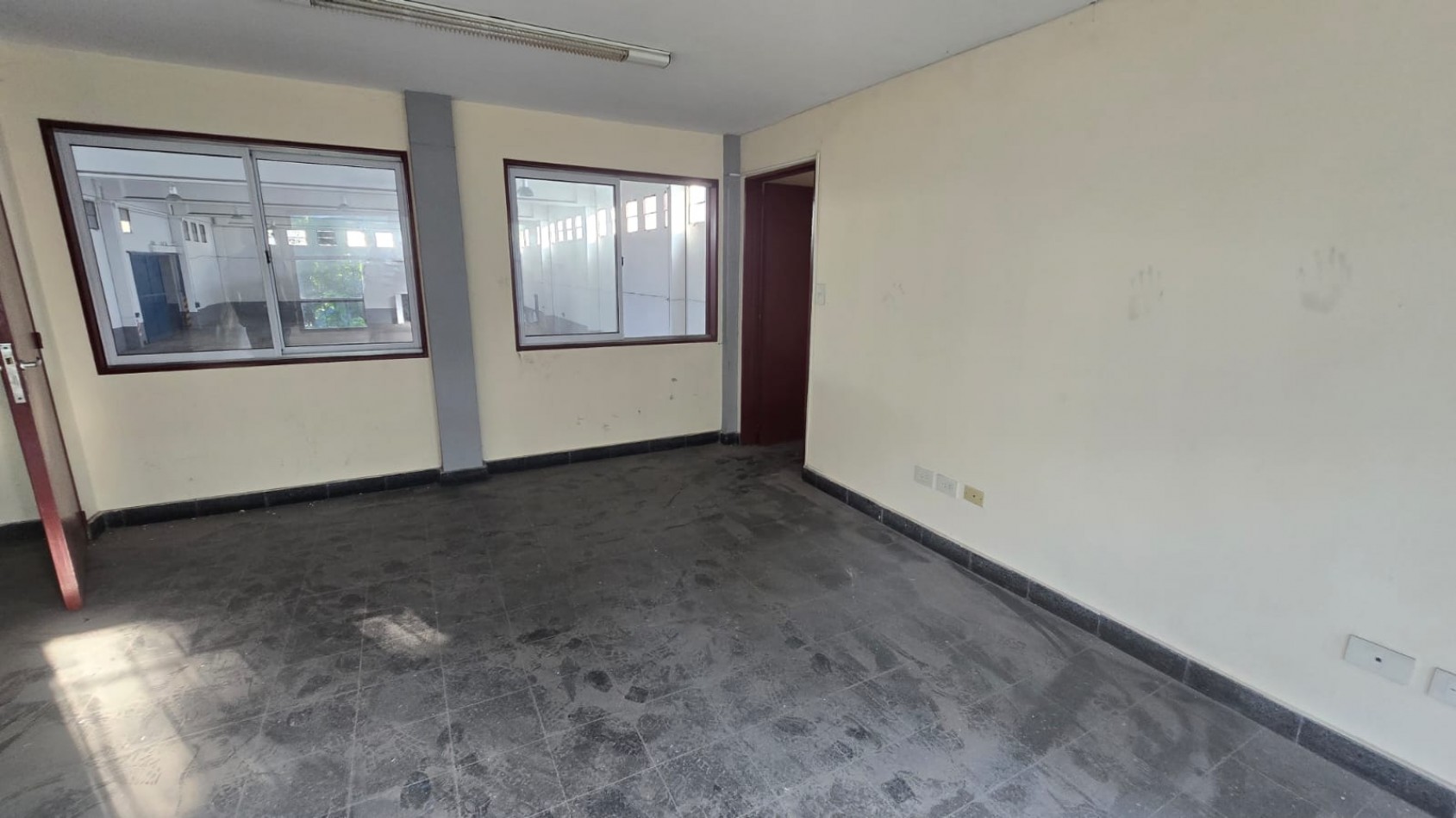 GALPON 2500 M2 