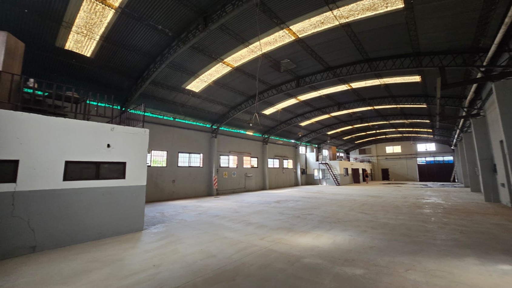 GALPON 600 M2