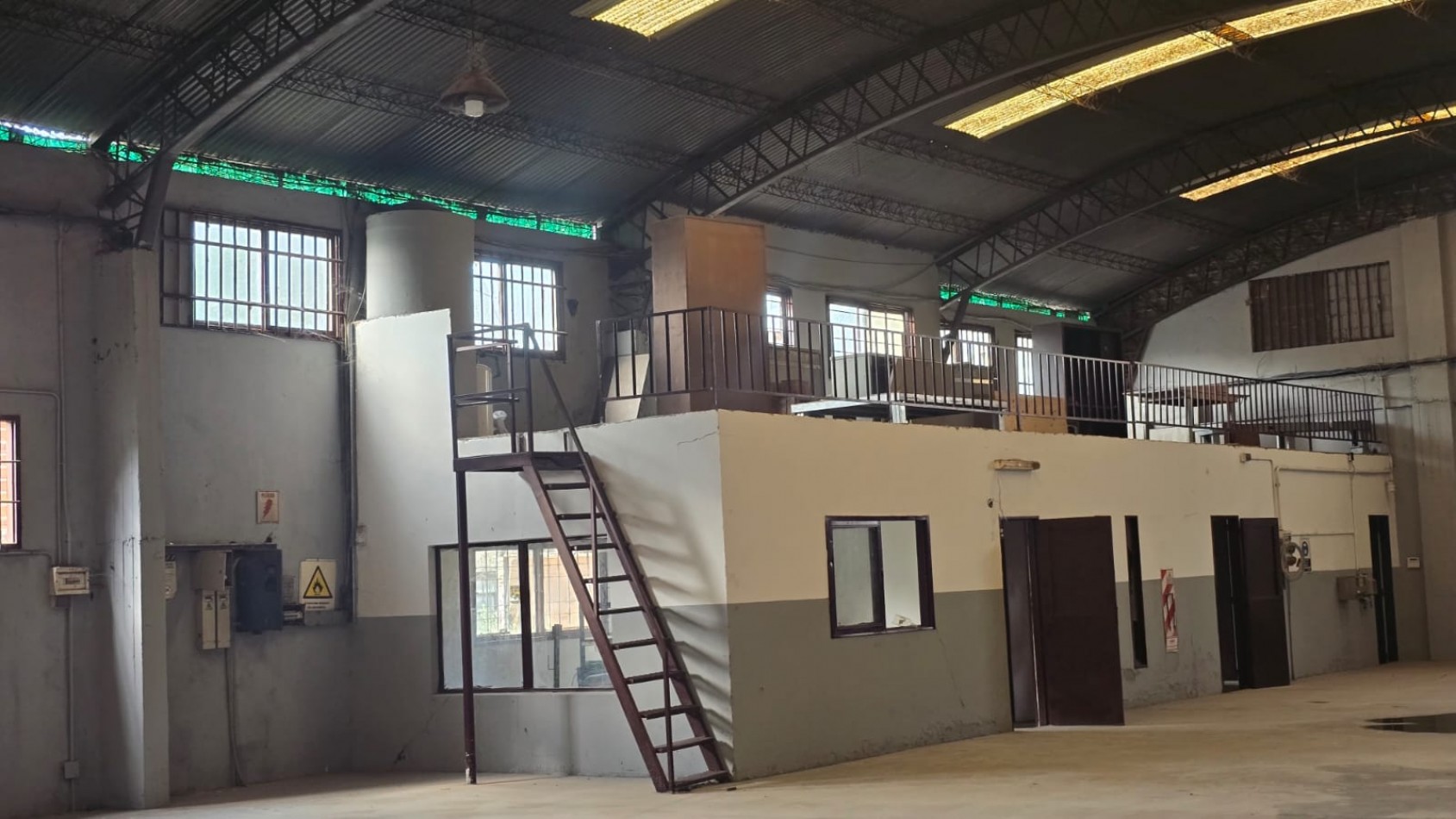 GALPON 600 M2