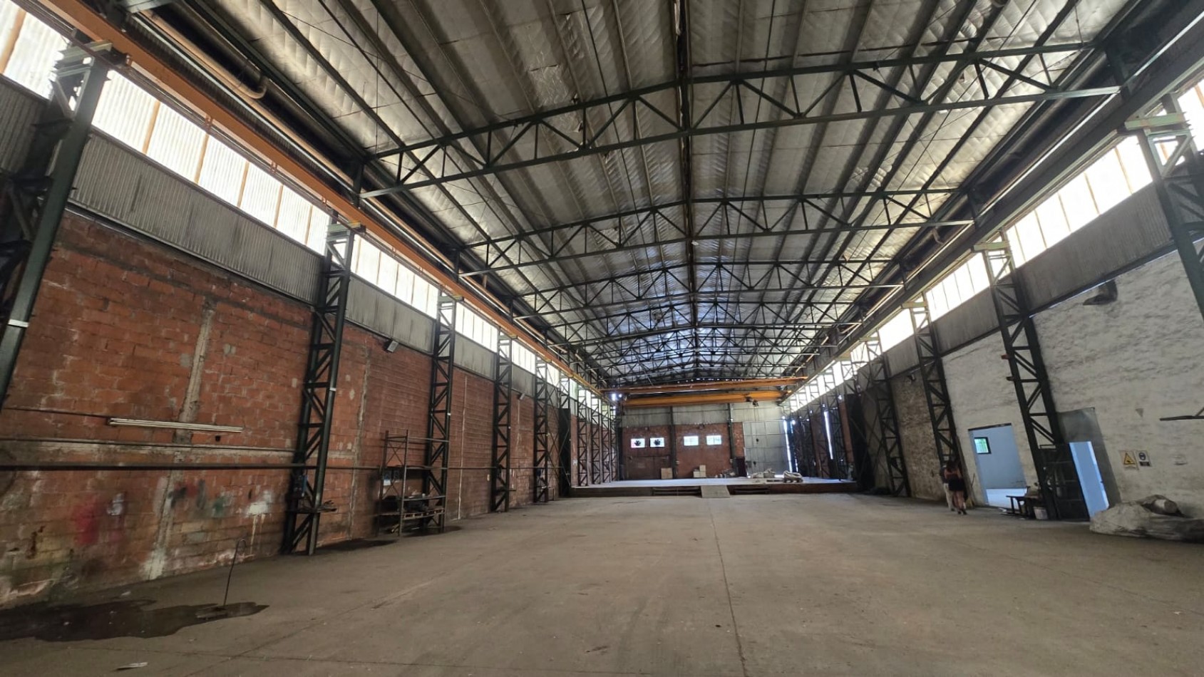 GALPON 1400 M2