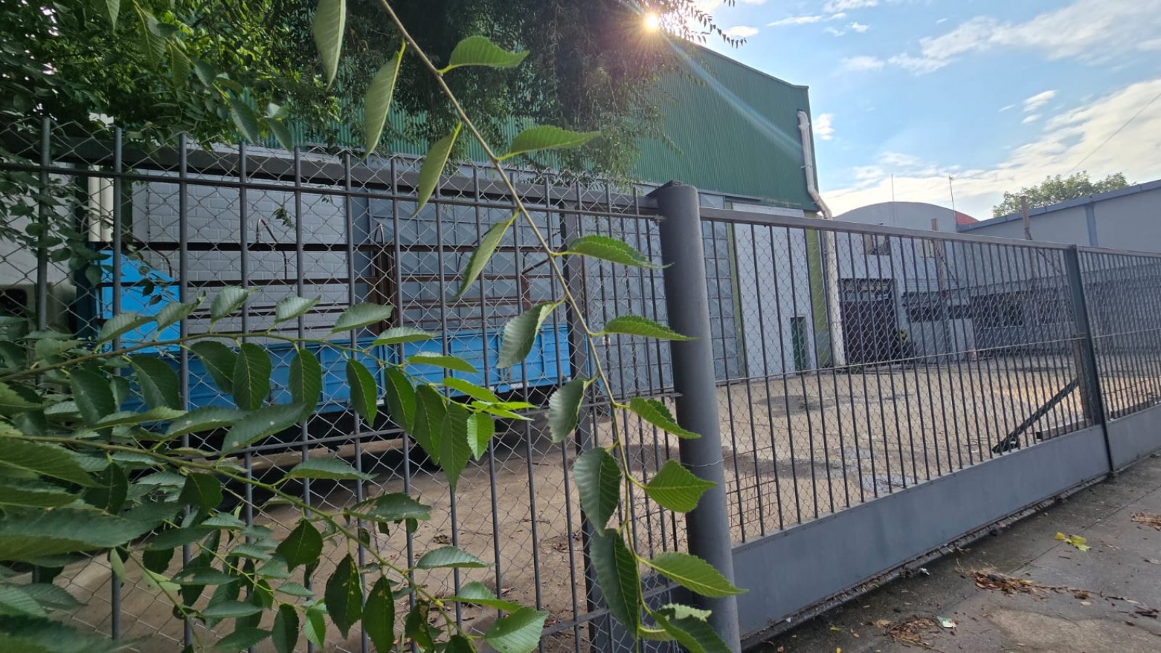 GALPON 1400 M2