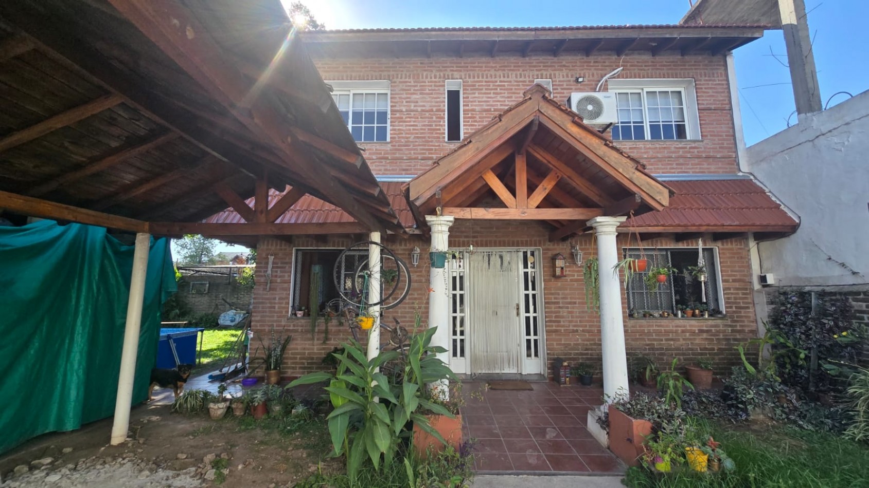  DOS LOCALES Y CASA DE 4 AMB. CON GARAGE VARIOS AUTOS