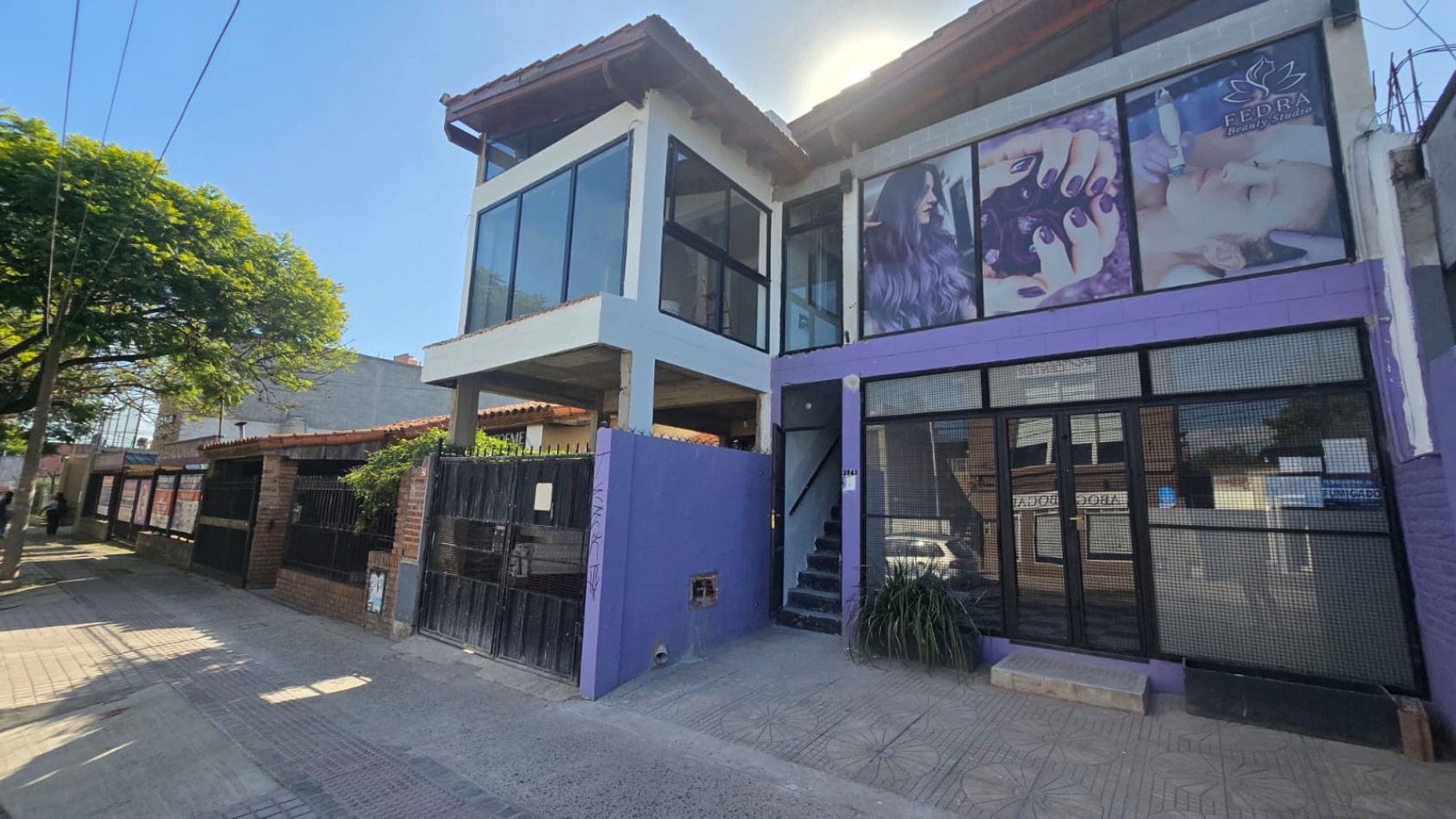  DOS LOCALES Y CASA DE 4 AMB. CON GARAGE VARIOS AUTOS
