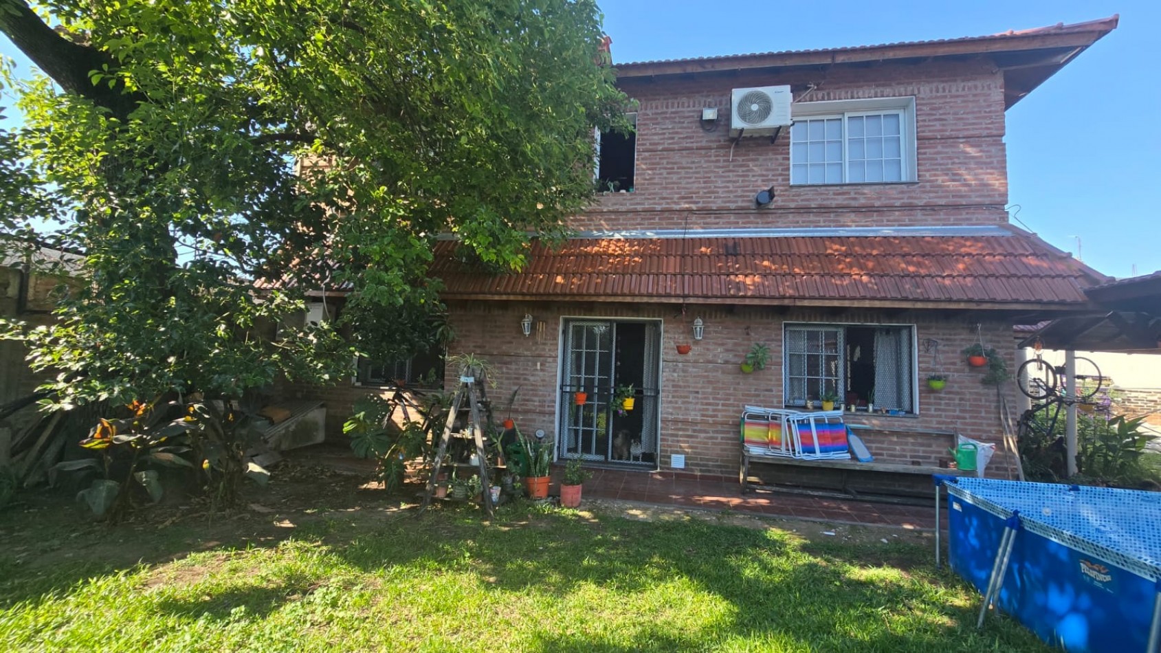  DOS LOCALES Y CASA DE 4 AMB. CON GARAGE VARIOS AUTOS