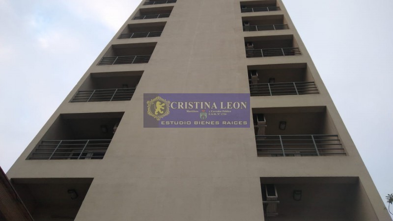 MONOAMBIENTE C/ BALCON S/ AV. PTE. PERON