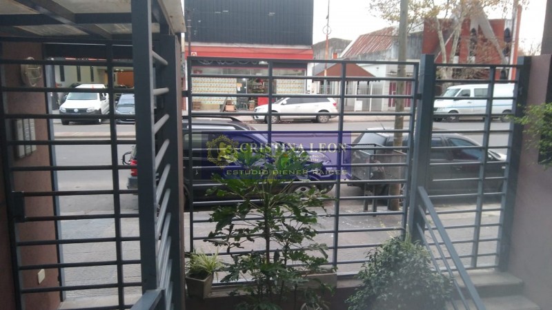 MONOAMBIENTE C/ BALCON S/ AV. PTE. PERON