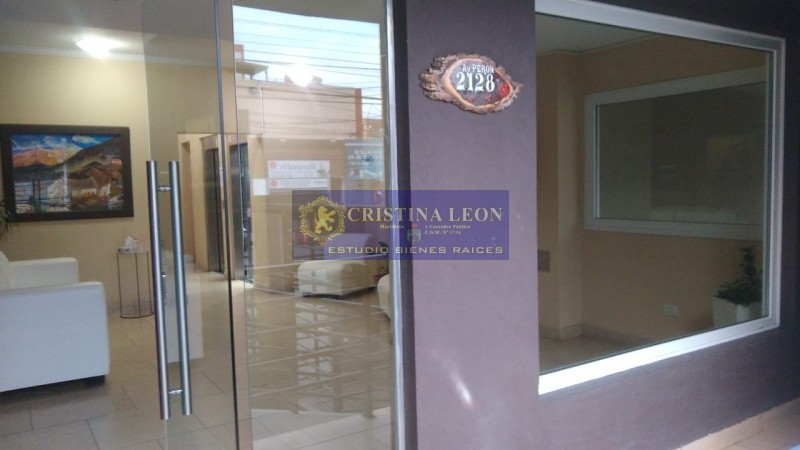 MONOAMBIENTE C/ BALCON S/ AV. PTE. PERON
