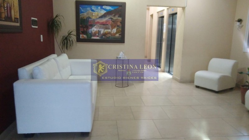MONOAMBIENTE C/ BALCON S/ AV. PTE. PERON