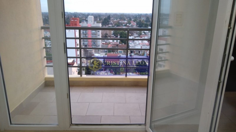 MONOAMBIENTE C/ BALCON S/ AV. PTE. PERON