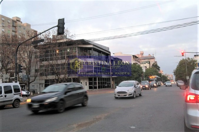 MONOAMBIENTE C/ BALCON S/ AV. PTE. PERON