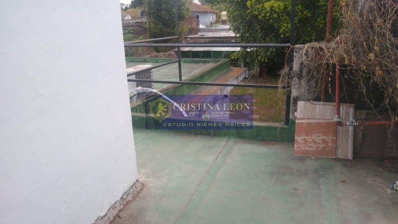 CASA 5 AMB. C/GARAGE P/2 AUTOS /PARQUE