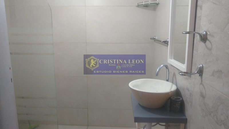 CASA 5 AMB. C/GARAGE P/2 AUTOS /PARQUE