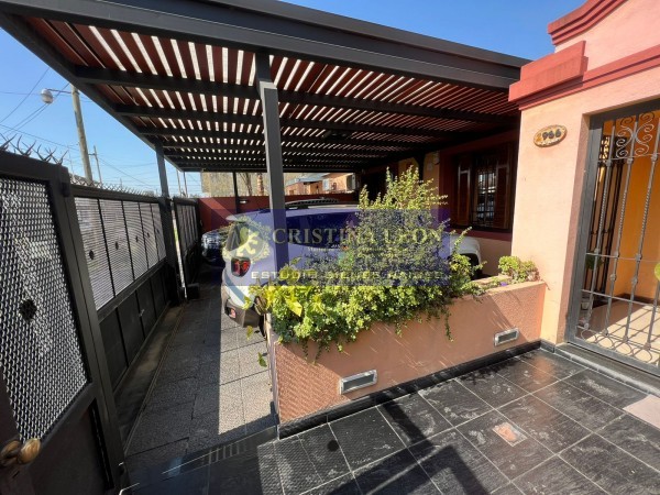 RETASADA!!! IMPORTANTE PROPIEDAD DE 4 AMBIENTES C/ PISCINA