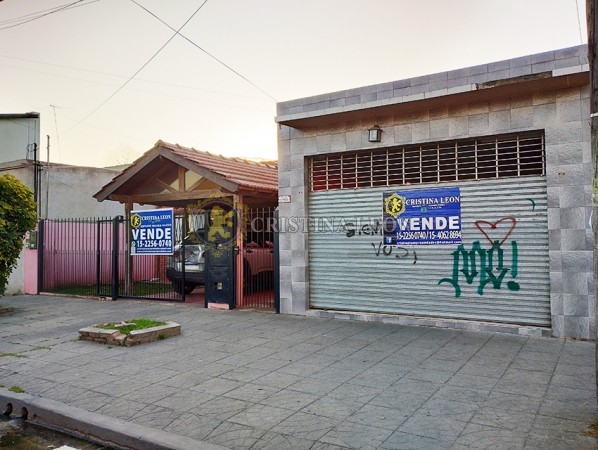 CASA AMERICANA 3 AMB. C/ LOCAL Y P.H AL FONDO