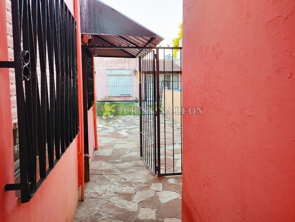 CASA AMERICANA 3 AMB. C/ LOCAL Y P.H AL FONDO