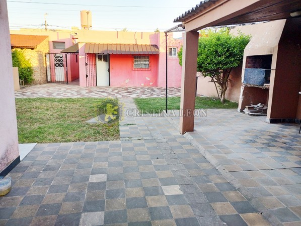 CASA AMERICANA 3 AMB. C/ LOCAL Y P.H AL FONDO