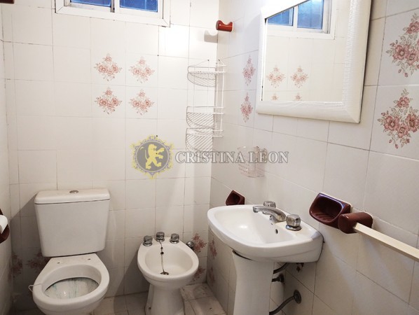 CASA AMERICANA 3 AMB. C/ LOCAL Y P.H AL FONDO