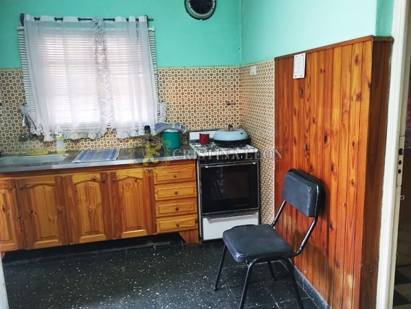 CASA AMERICANA 3 AMB. C/ LOCAL Y P.H AL FONDO