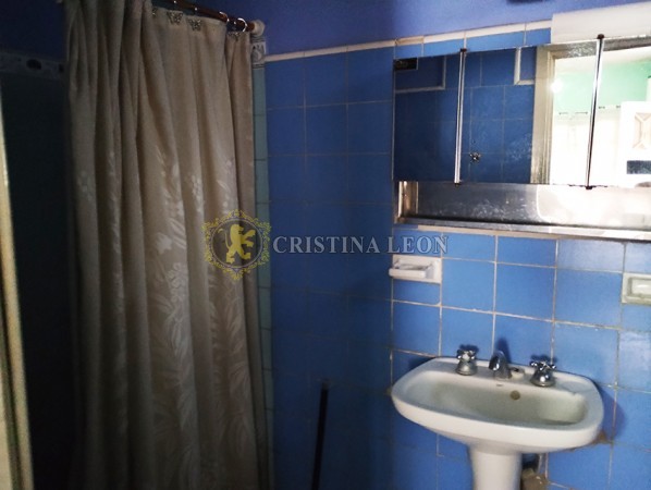 CASA AMERICANA 3 AMB. C/ LOCAL Y P.H AL FONDO