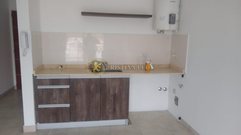 IMPECABLE MONOAMBIENTE C/ BALCON (EDIFICIO IMPERIO) PISCINA/SUM