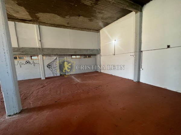 LOTE 1800 M2.C/ GALPON DE 300 M2. S/ RUTA NAC. 8 (SALIDA A TRES CALLES)