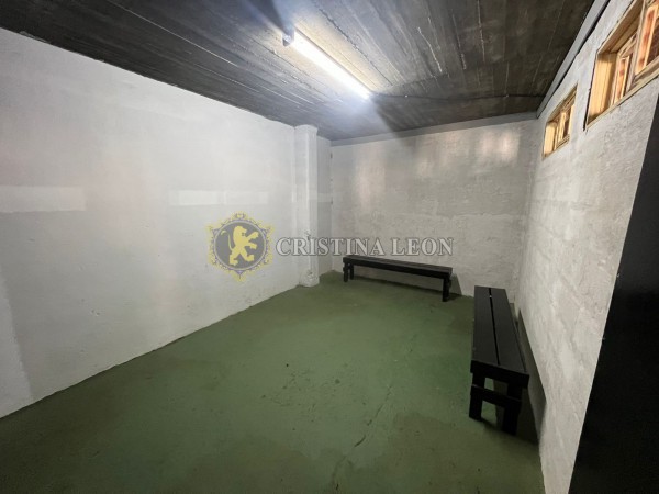 LOTE 1800 M2.C/ GALPON DE 300 M2. S/ RUTA NAC. 8 (SALIDA A TRES CALLES)