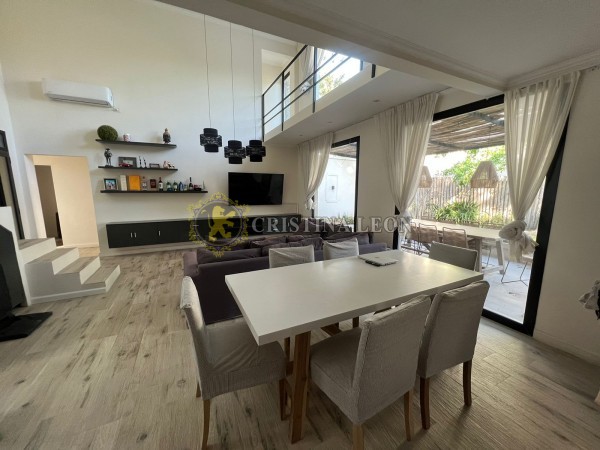 CASA 4 AMB. C/ JARDIN Y PILETA (COUNTRY C.U.B.A)