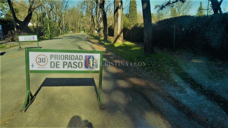 CASA 4 AMB. C/ JARDIN Y PILETA (COUNTRY C.U.B.A)