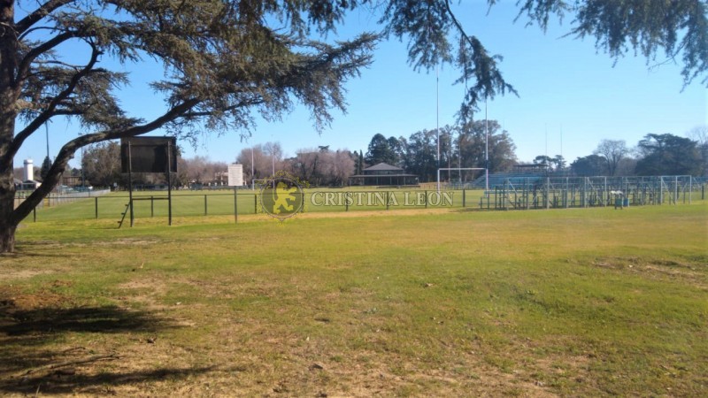 CASA 4 AMB. C/ JARDIN Y PILETA (COUNTRY C.U.B.A)