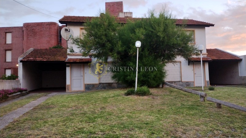 DOS DUPLEX 4 AMB. C/U LOTE 425 M2. OPORTUNIDAD COSTA ATLANTICA, VILLA GESELL
