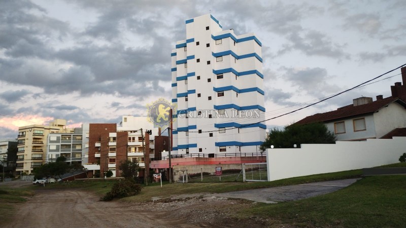 DOS DUPLEX 4 AMB. C/U LOTE 425 M2. OPORTUNIDAD COSTA ATLANTICA, VILLA GESELL