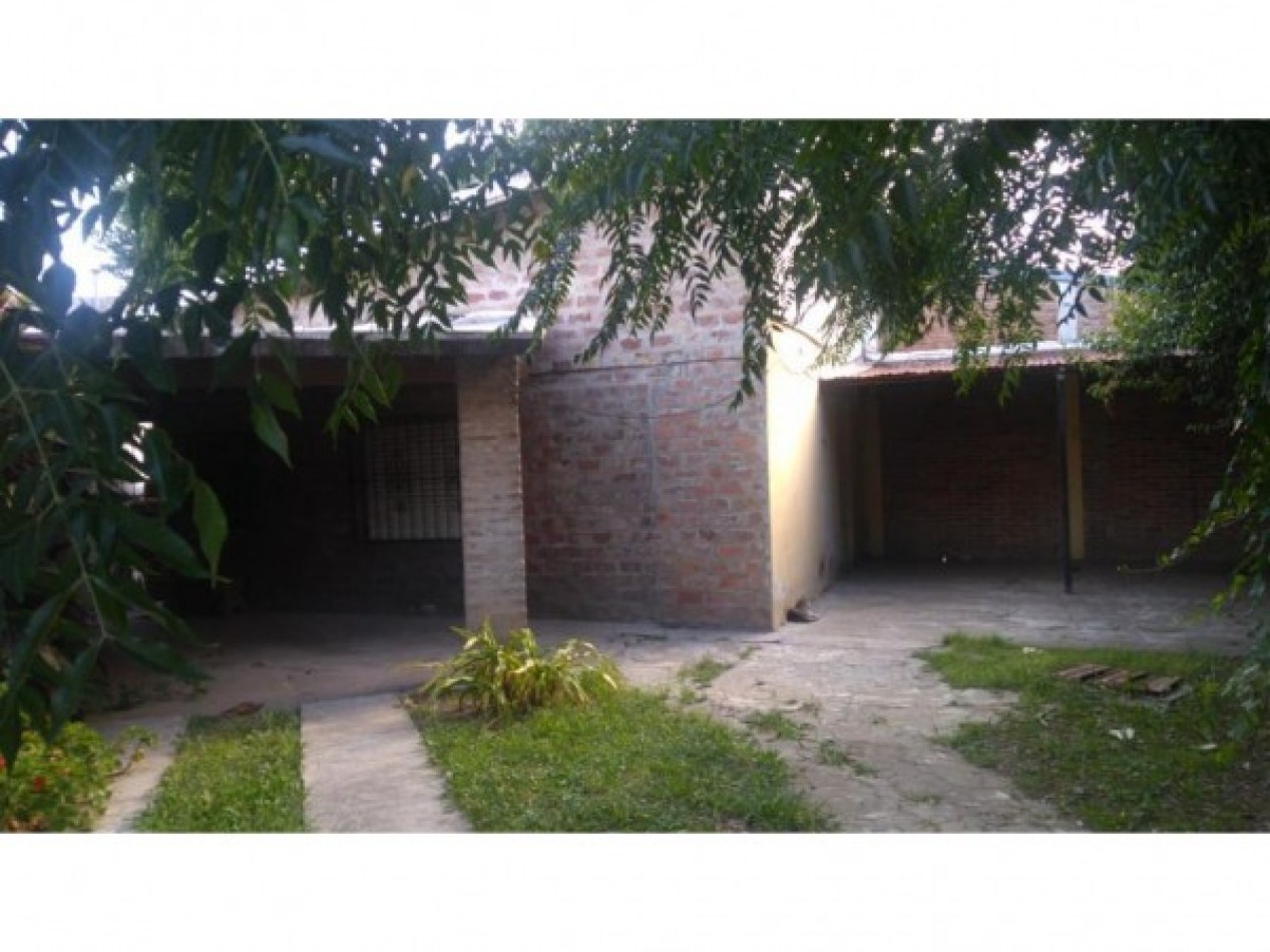 CASA 4 AMB. C/COCHERA Y JARDIN. (LOS POLVORINES)