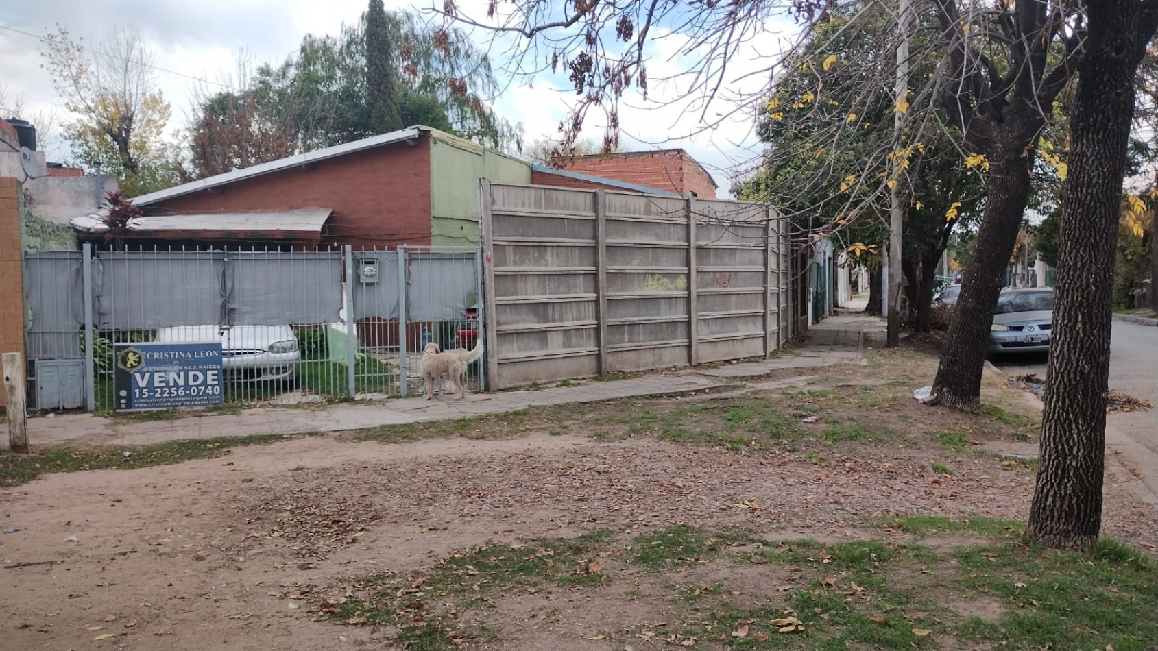 CASA 4 AMB. C/COCHERA Y JARDIN. (LOS POLVORINES)