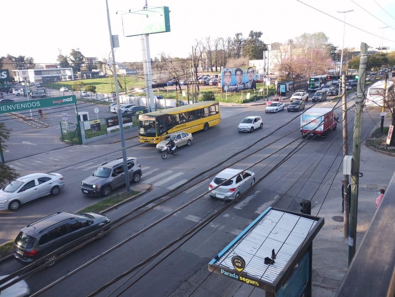 DEPARTAMENTO 2 AMB. AMPLIOS C/ BALCON TERRAZA S/RUTA 197