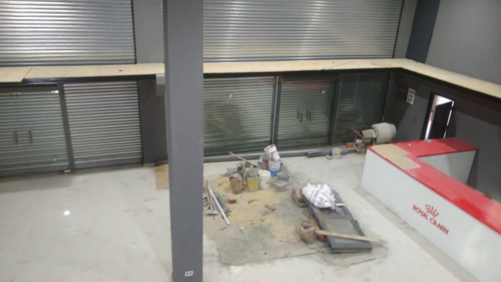LOCAL 380 M2. C/ ENTREPISO / 2 GALPONES / ENTRADA DE CAMIONES/ LOTE 700 M2.