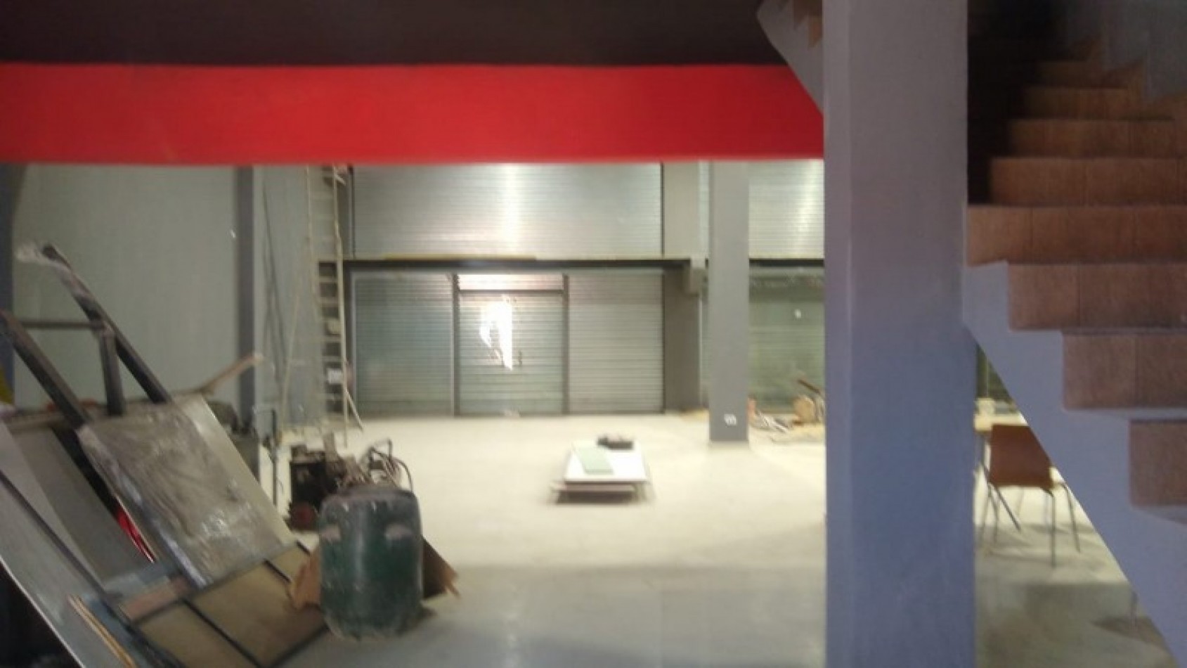LOCAL 380 M2. C/ ENTREPISO / 2 GALPONES / ENTRADA DE CAMIONES/ LOTE 700 M2.