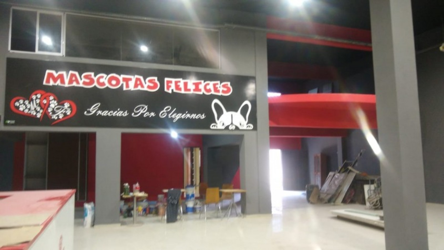 LOCAL 380 M2. C/ ENTREPISO / 2 GALPONES / ENTRADA DE CAMIONES/ LOTE 700 M2.