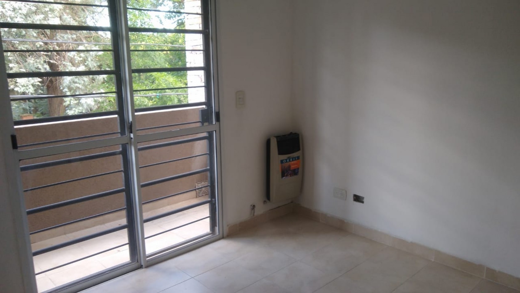 DEPARTAMENTO 2 AMB. C/ COCHERA (COMPLEJO CERRADO)