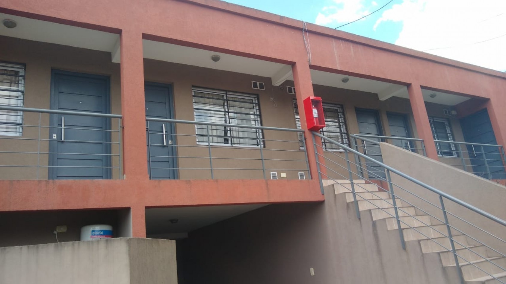 DEPARTAMENTO 2 AMB. C/ COCHERA (COMPLEJO CERRADO)