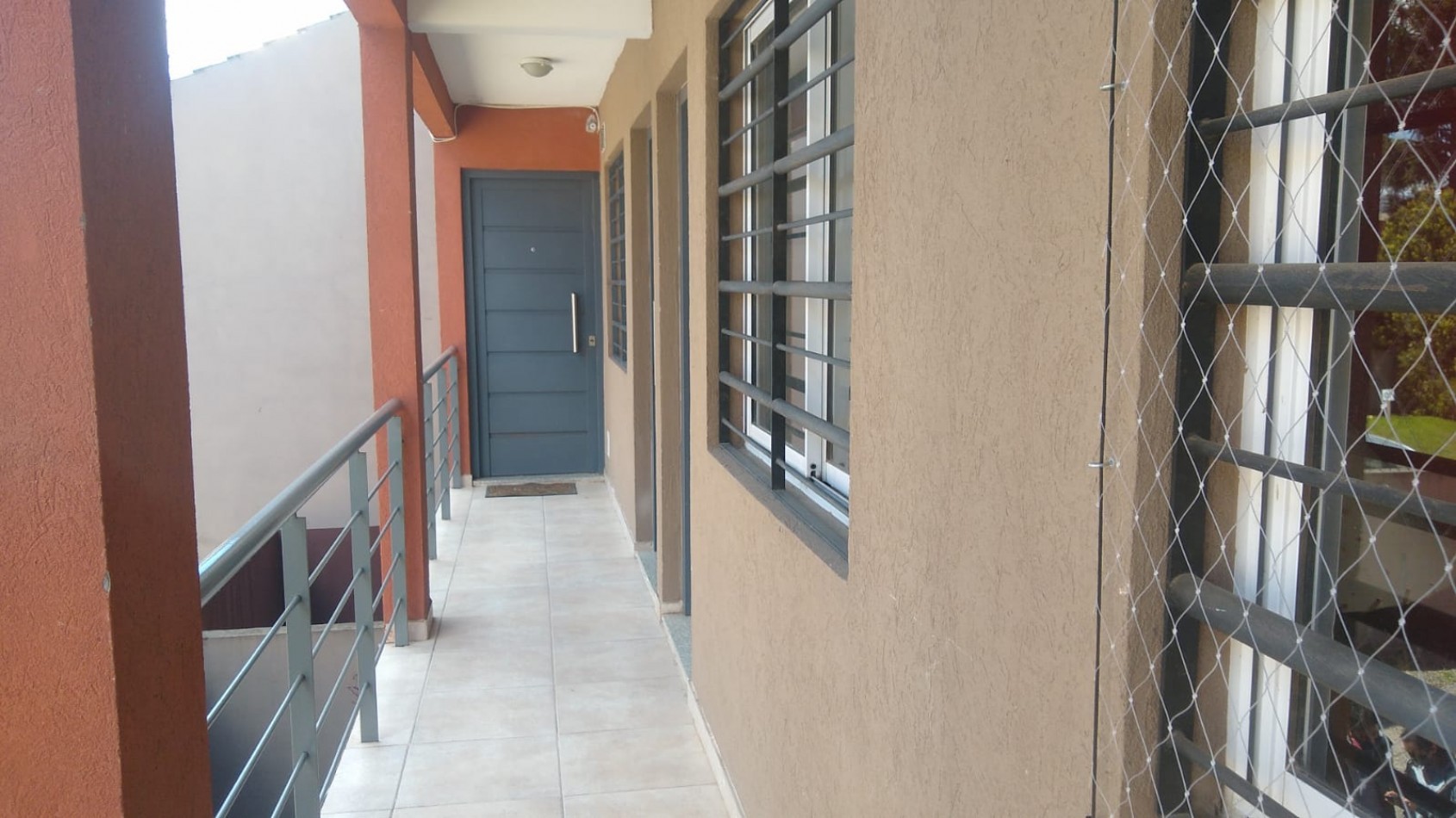 DEPARTAMENTO 2 AMB. C/ COCHERA (COMPLEJO CERRADO)