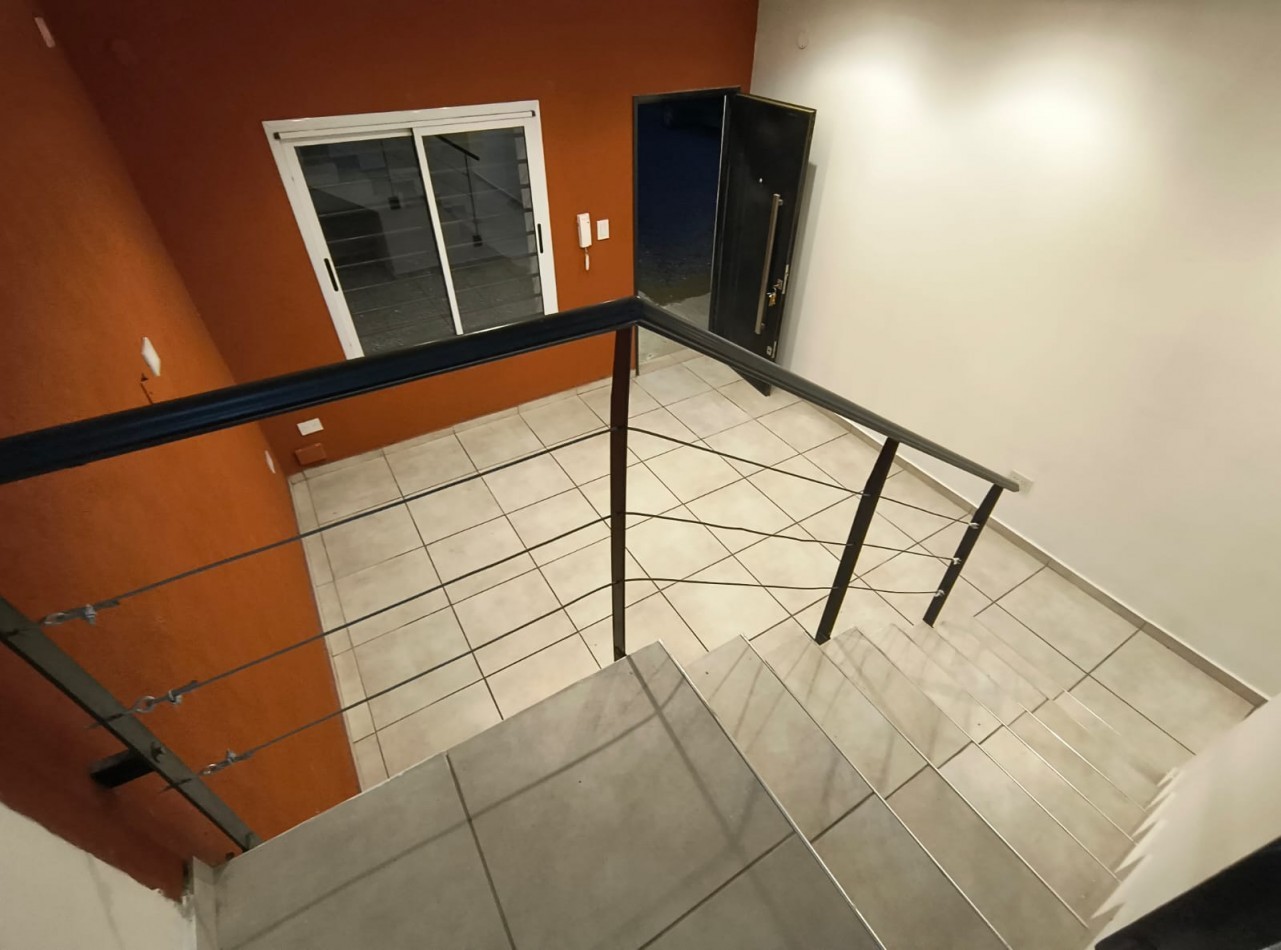 DUPLEX 3 AMB. C/ PATIO Y ENTRADA VEHICULO