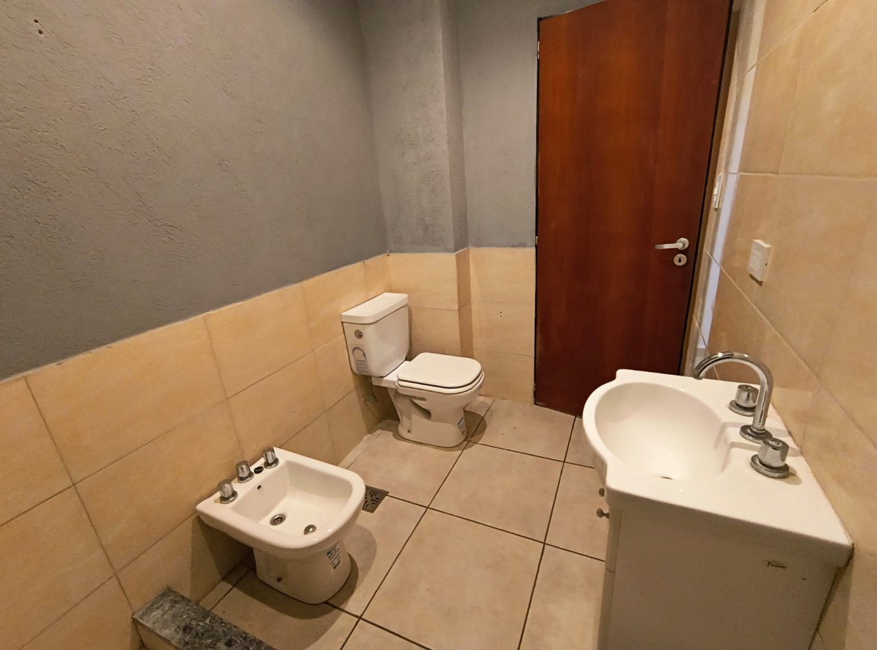 DUPLEX 3 AMB. C/ PATIO Y ENTRADA VEHICULO